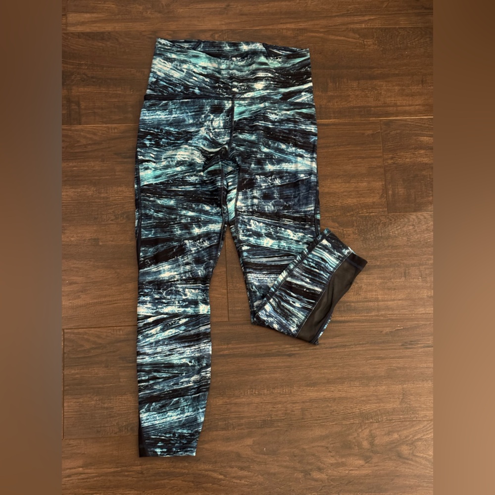 Lululemon Train Times 7/8 Pant in the Shorelines Multi Blue/Black